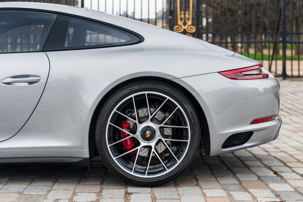 Porsche 991.2 Carrera GTS