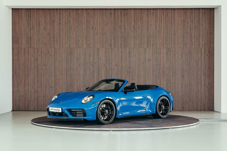Porsche 992 Carrera 4 GTS