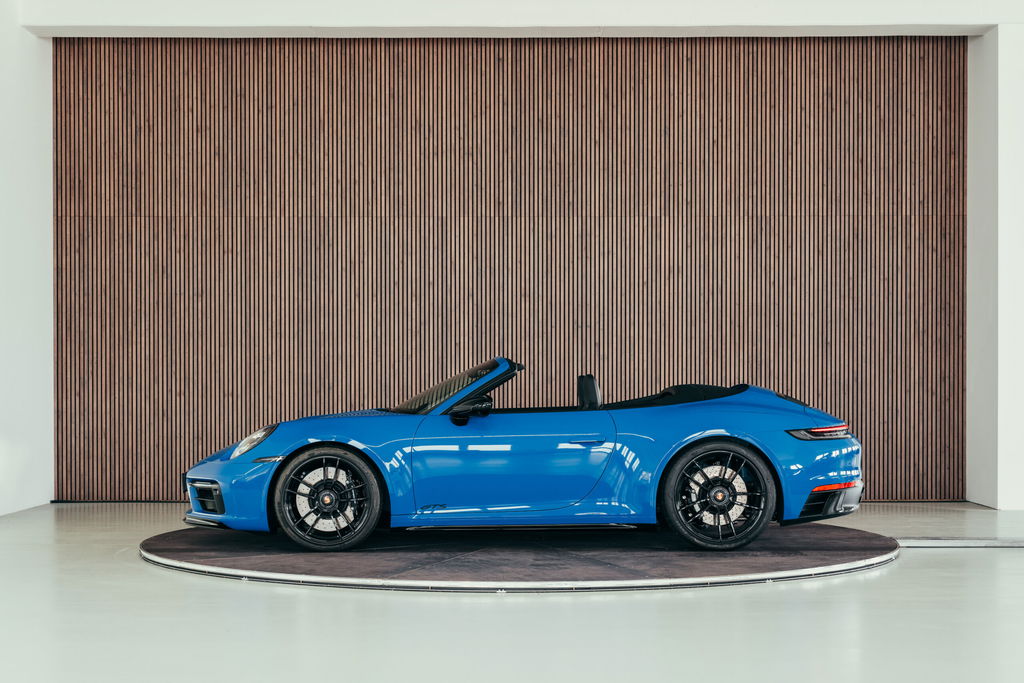 Porsche 992 Carrera 4 GTS