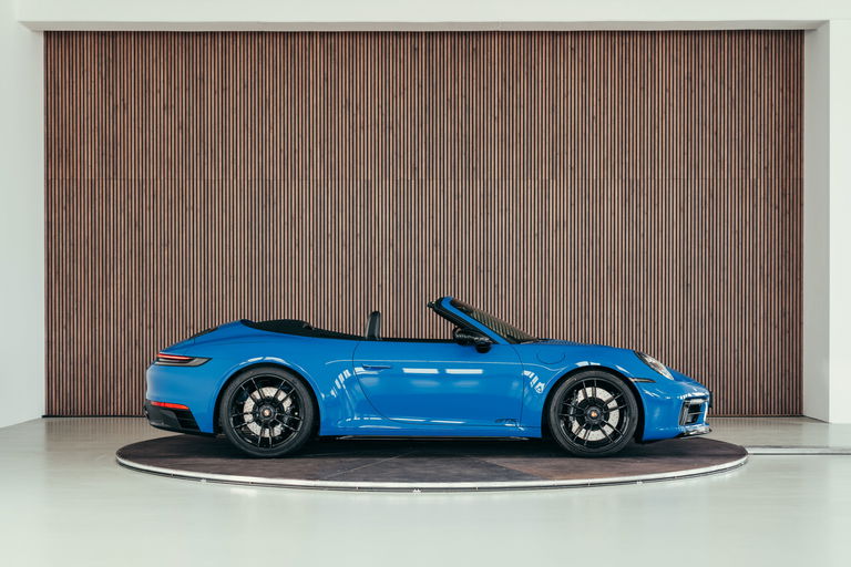 Porsche 992 Carrera 4 GTS