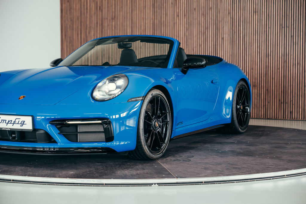 Porsche 992 Carrera 4 GTS