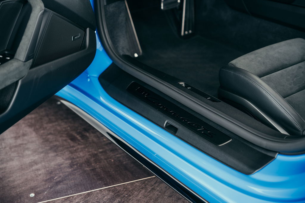 Porsche 992 Carrera 4 GTS