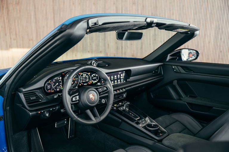 Porsche 992 Carrera 4 GTS