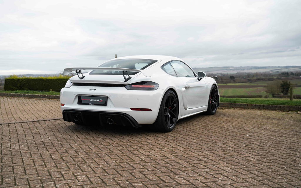 Porsche 718 Cayman GT4