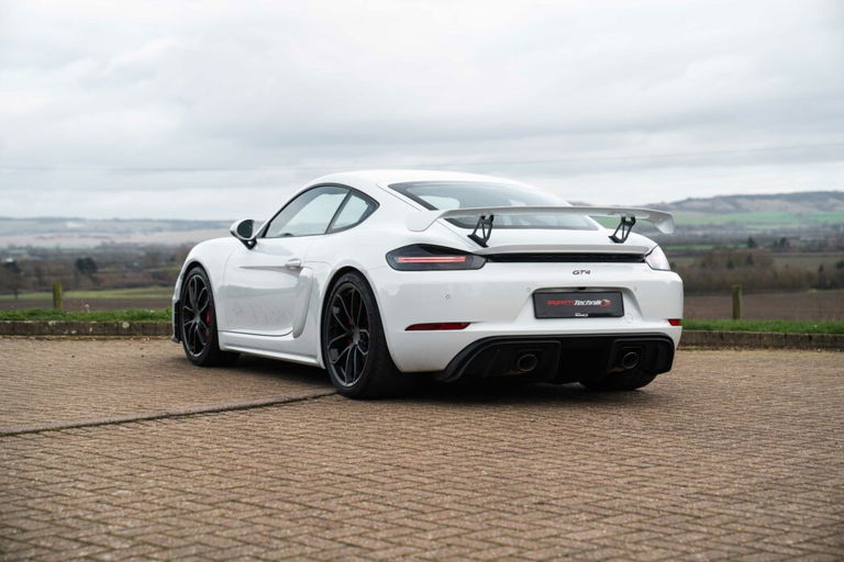 Porsche 718 Cayman GT4