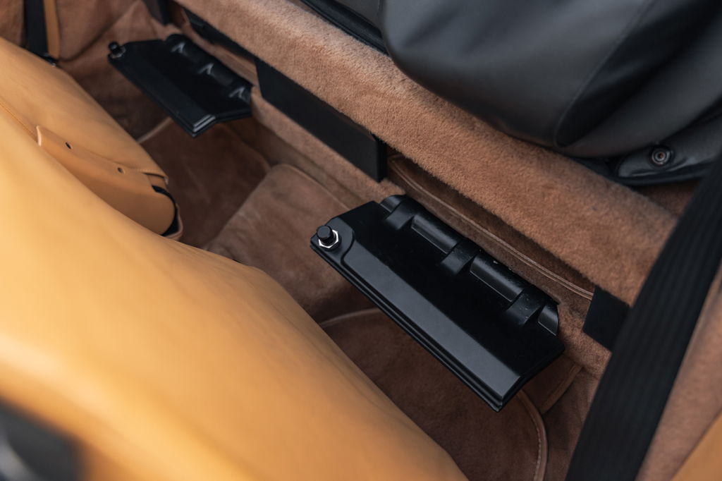 Porsche 911 Carrera 3.2 Speedster (US)