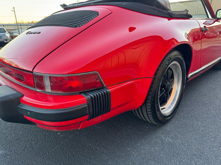 Porsche 911 Carrera 3.2 (US)