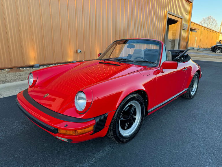 Porsche 911 Carrera 3.2 (US)