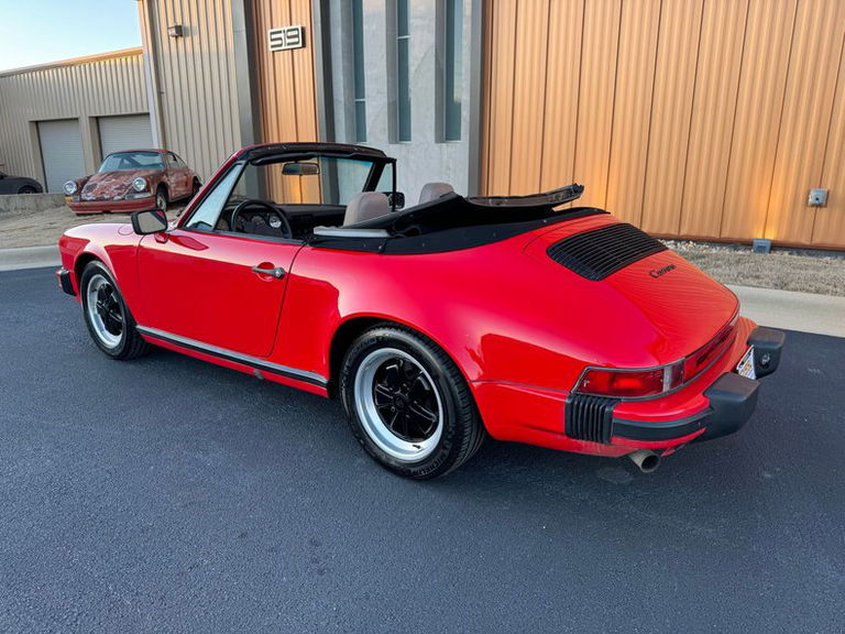 Porsche 911 Carrera 3.2 (US)
