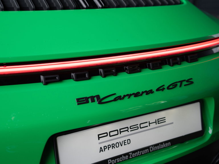 Porsche 992 Carrera 4 GTS
