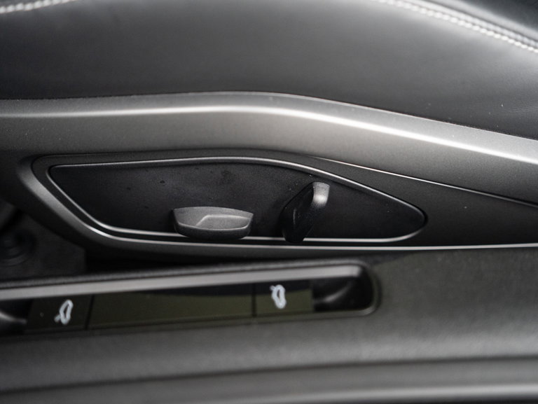 Porsche 992 Carrera 4 GTS