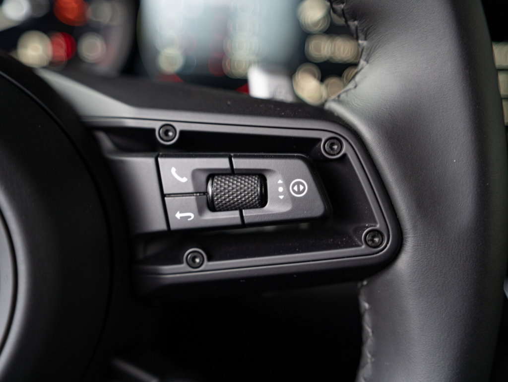 Porsche 992 Carrera 4 GTS