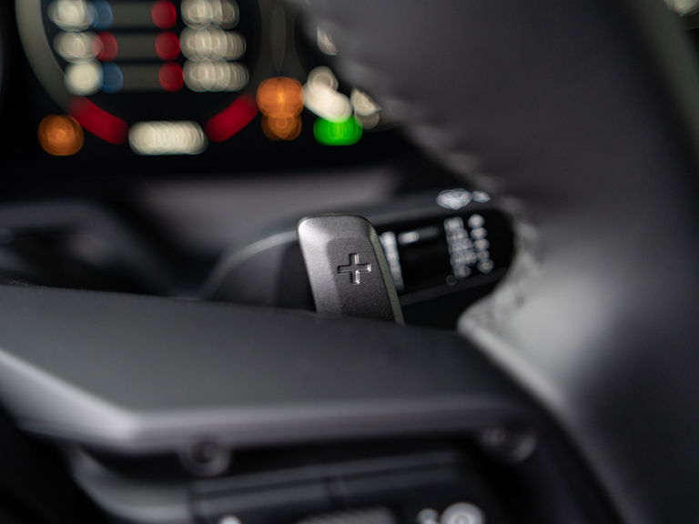 Porsche 992 Carrera 4 GTS