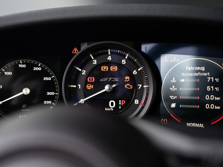 Porsche 992 Carrera 4 GTS