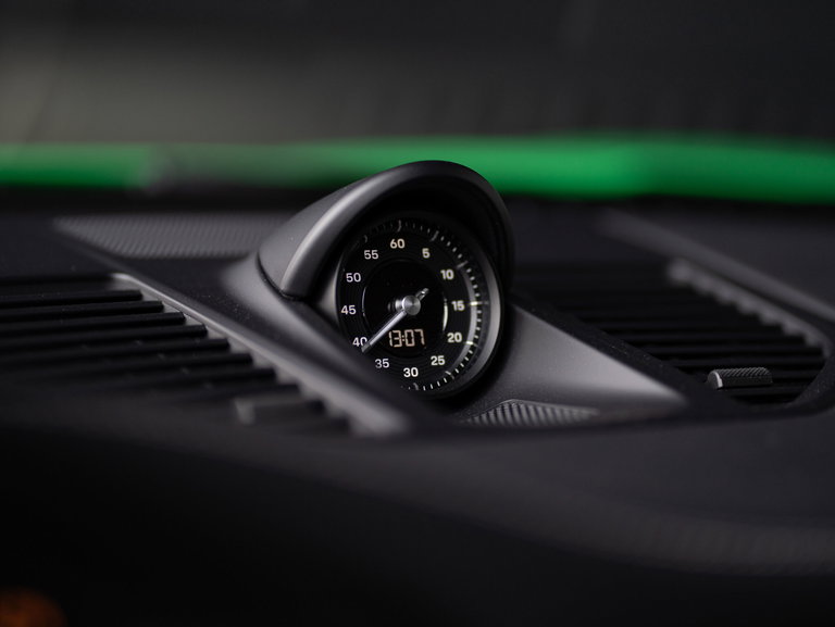 Porsche 992 Carrera 4 GTS