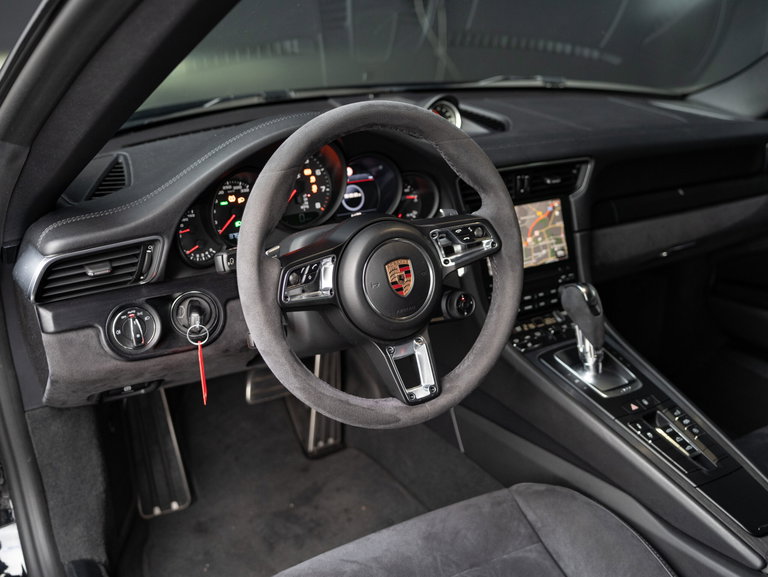 Porsche 991.2 Carrera GTS