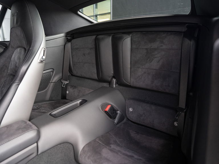 Porsche 991.2 Carrera GTS