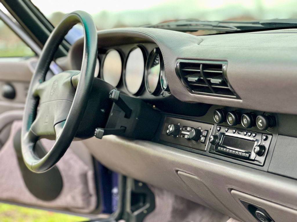 Porsche 993 Carrera 4