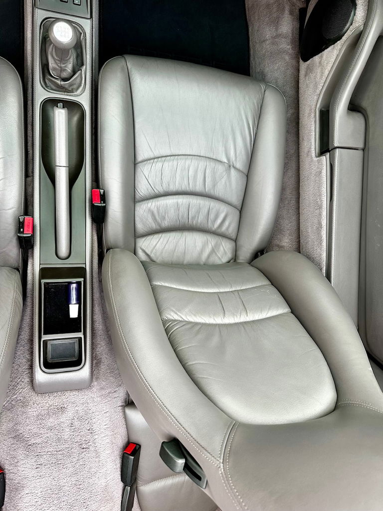 Porsche 993 Carrera 4