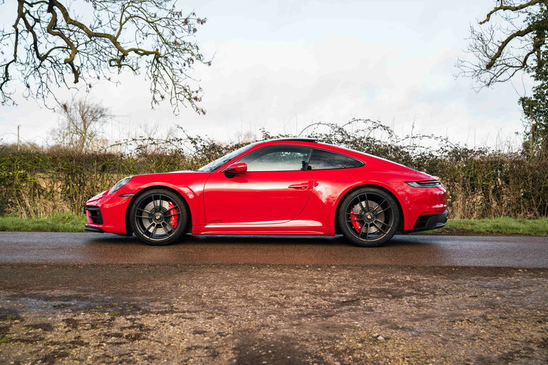 Porsche 992 Carrera 4 GTS