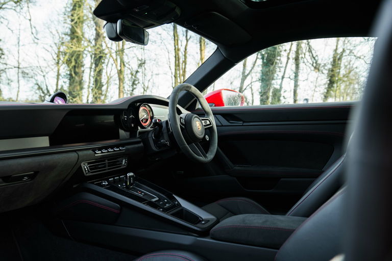 Porsche 992 Carrera 4 GTS