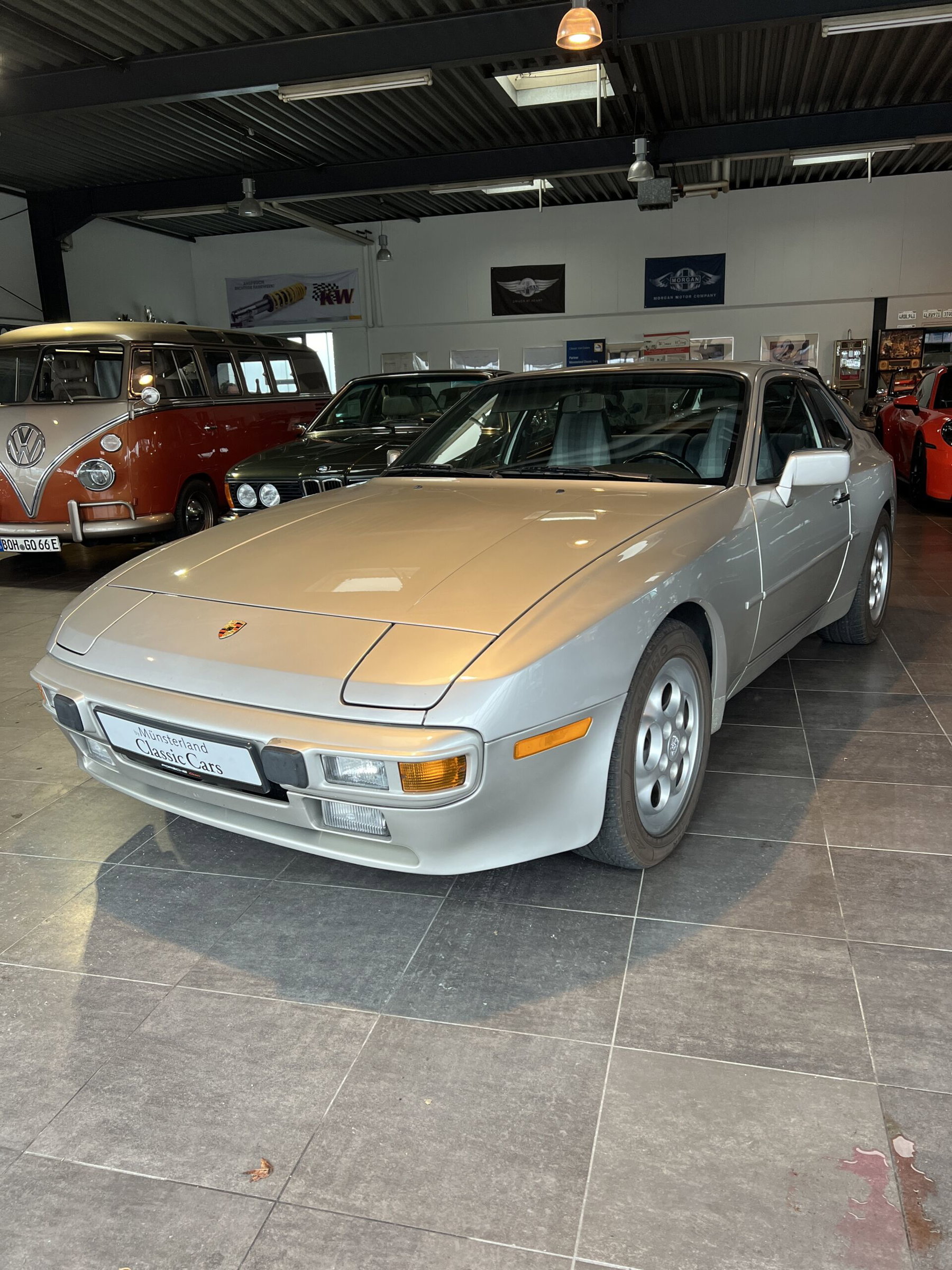 ルカページ Porsche 944 Coupé 1987 - elferspot.com - Marketplace for Porsche