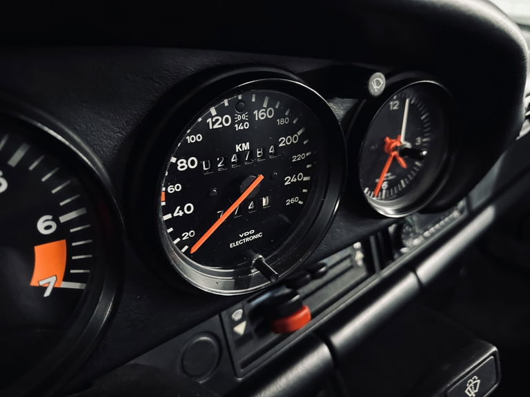 Porsche 911 Carrera 3.2 Speedster