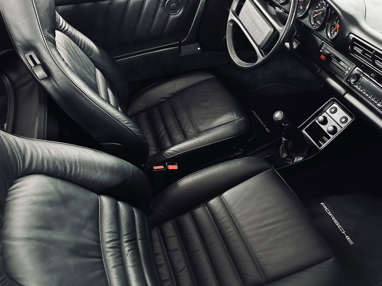 Porsche 911 Carrera 3.2 Speedster