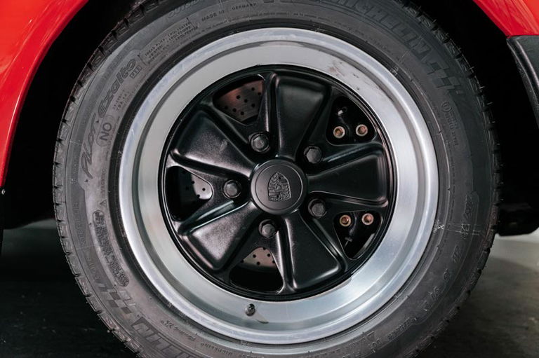 Porsche 911 Turbo 3.3