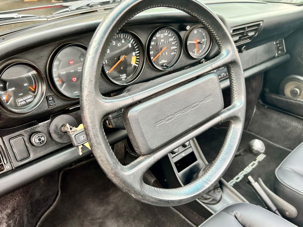 Porsche 911 Carrera 3.2