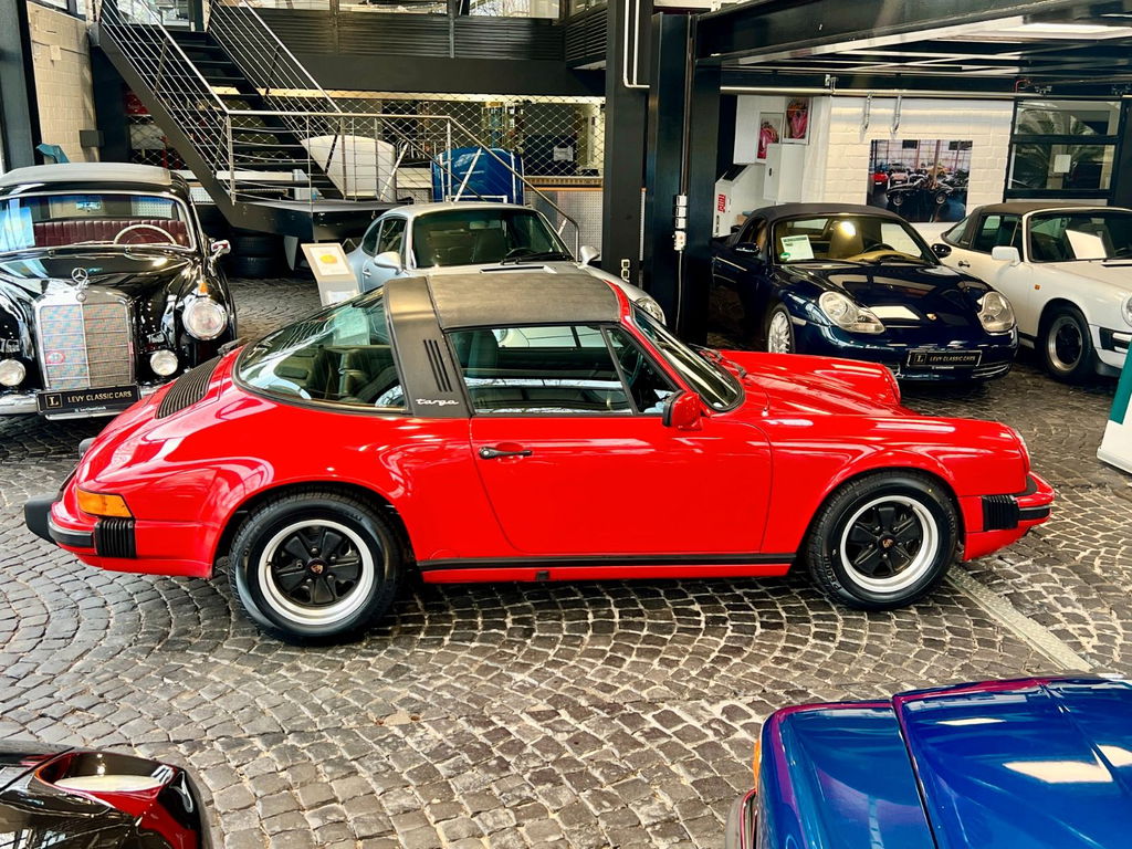 Porsche 911 Carrera 3.2
