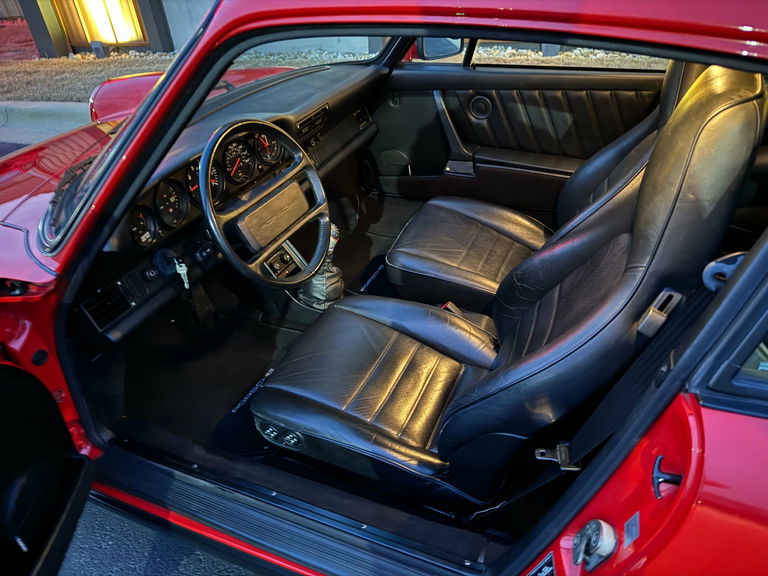 Porsche 911 Turbo 3.3 (US)