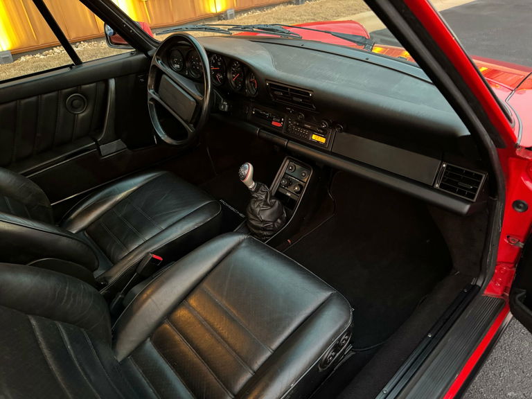 Porsche 911 Turbo 3.3 (US)