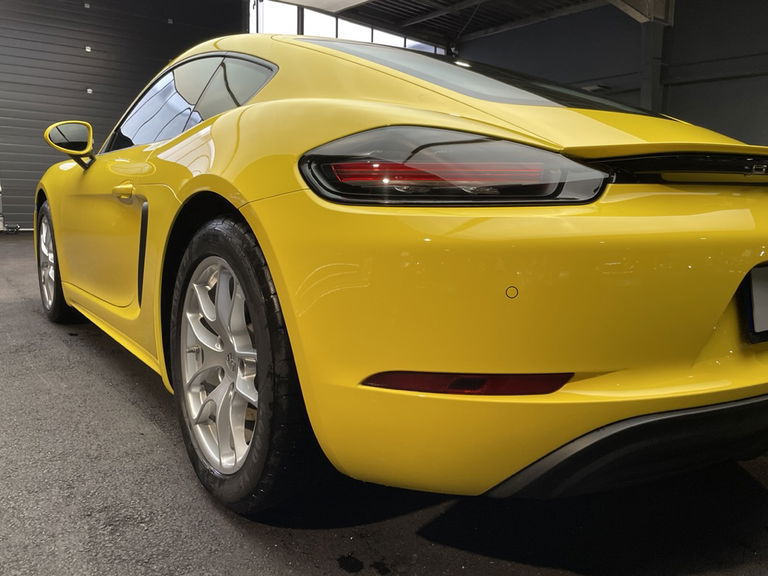 Porsche 718 Cayman