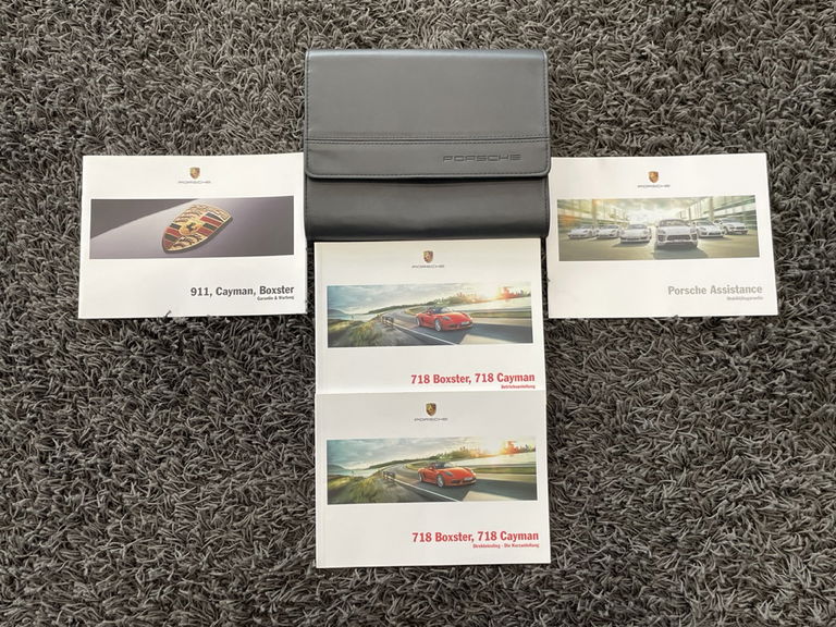 Porsche 718 Cayman
