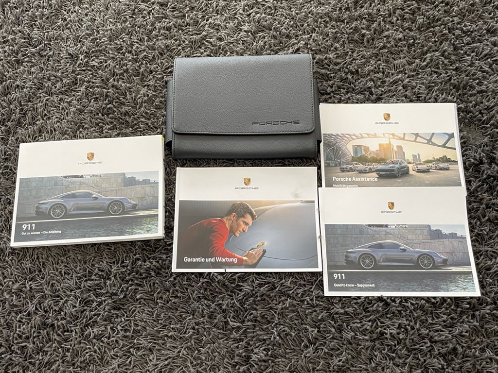 Porsche 992 Carrera 4S