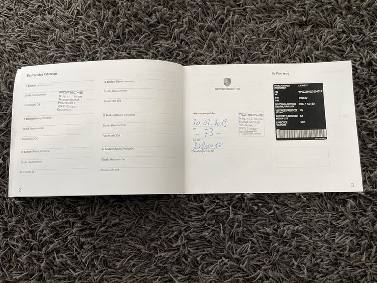 Porsche 992 Carrera 4S