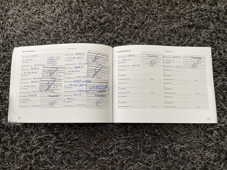 Porsche 992 Carrera 4S