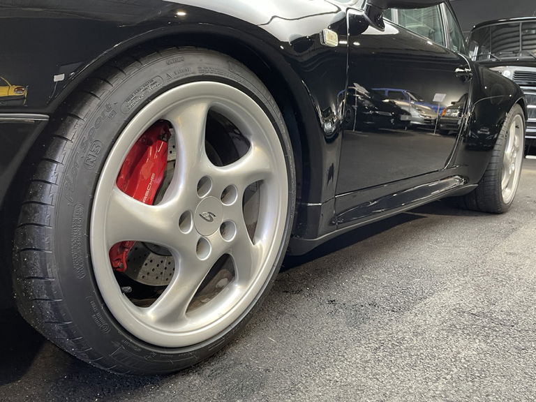 Porsche 993 Carrera 4S