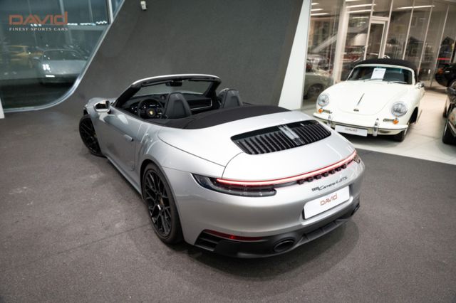 Porsche 992 Carrera 4 GTS