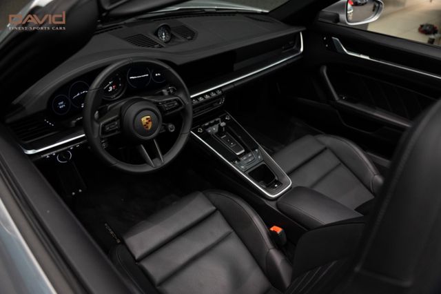 Porsche 992 Carrera 4 GTS