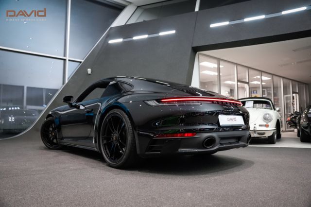 Porsche 992 Carrera GTS