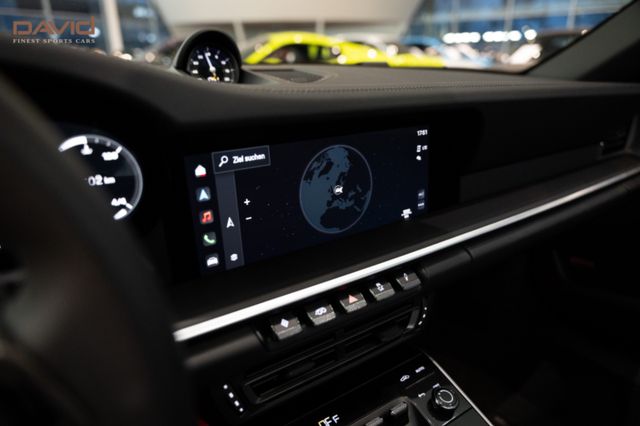 Porsche 992 Carrera 4 GTS