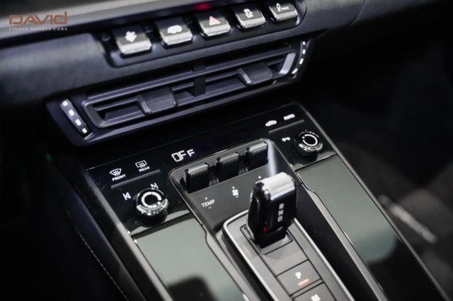 Porsche 992 Carrera GTS