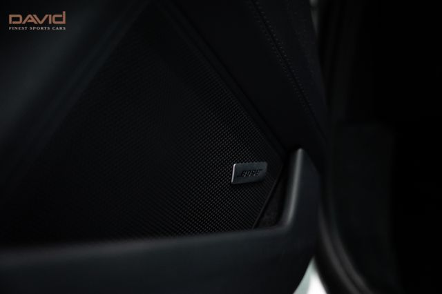 Porsche 992 Carrera 4 GTS