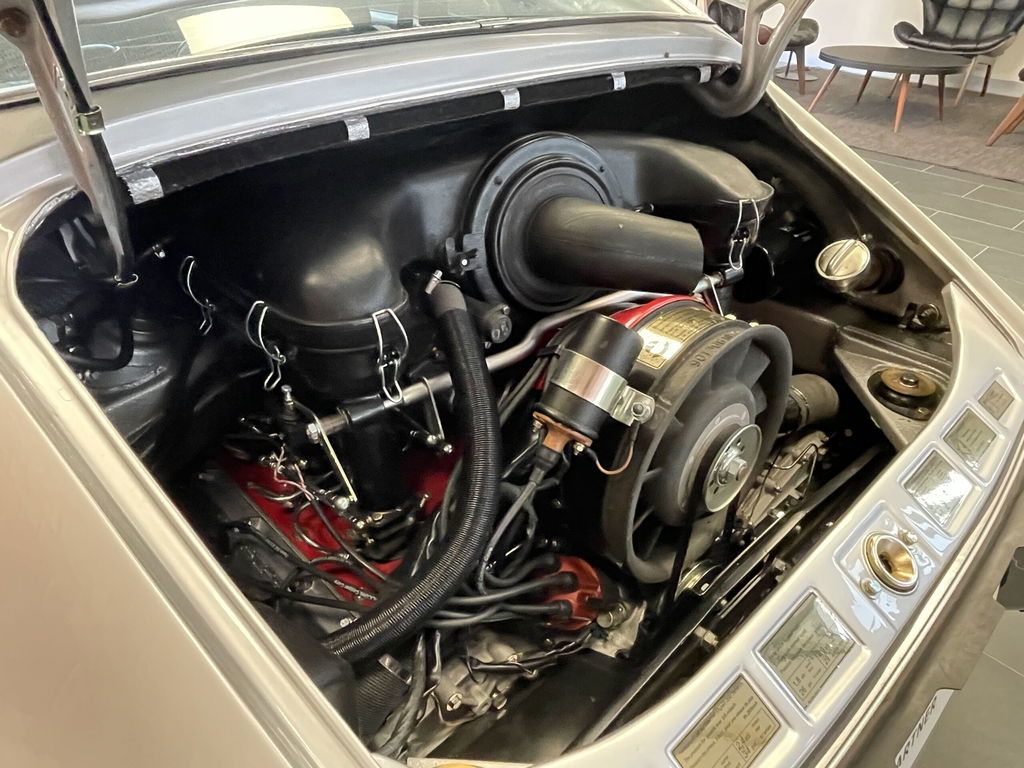 Porsche 911 S (F-Modell)