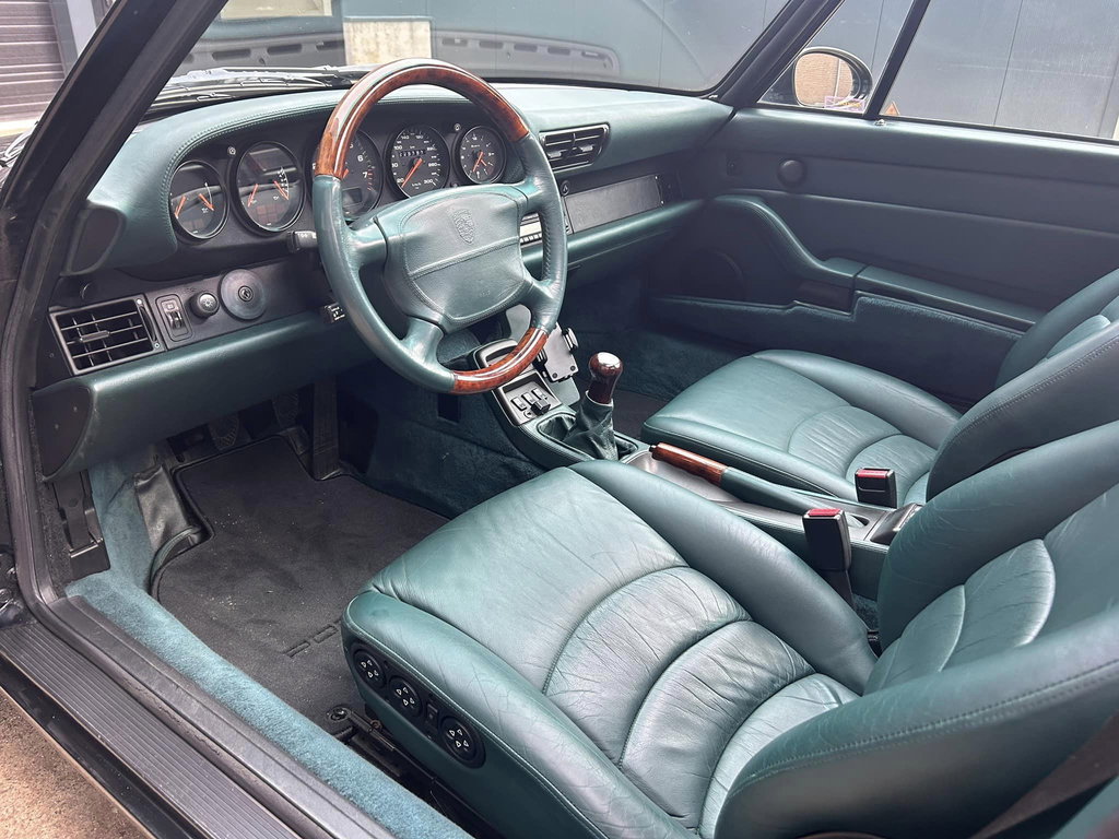 Porsche 993 Carrera 4