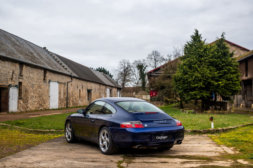 Porsche 996 Carrera 4