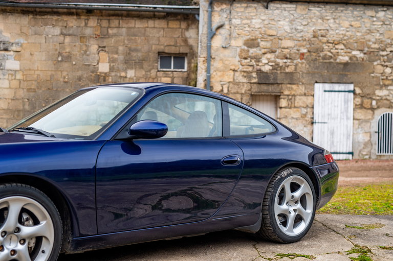 Porsche 996 Carrera 4