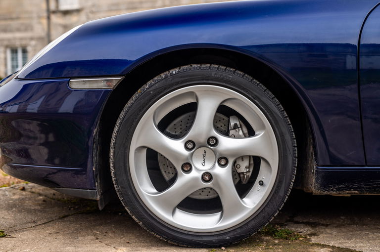 Porsche 996 Carrera 4